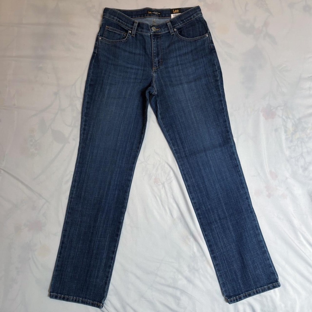 Lee Relaxed Fit Blue Jeans Straight Leg Mid Rise Size 6 NWT
